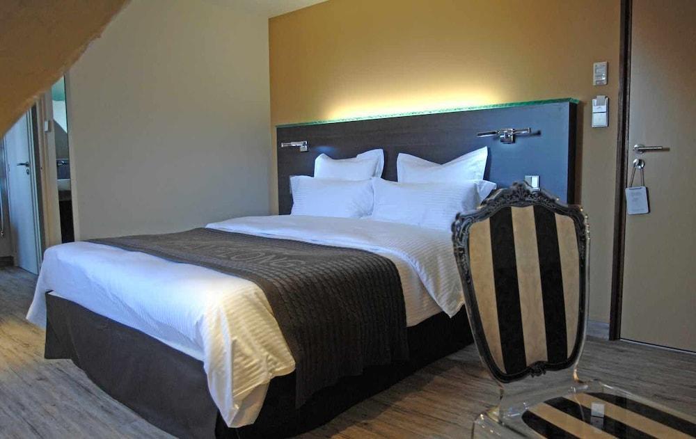Chateau De Champlong Table Hotel **** Golf & Spa Villerest  Экстерьер фото