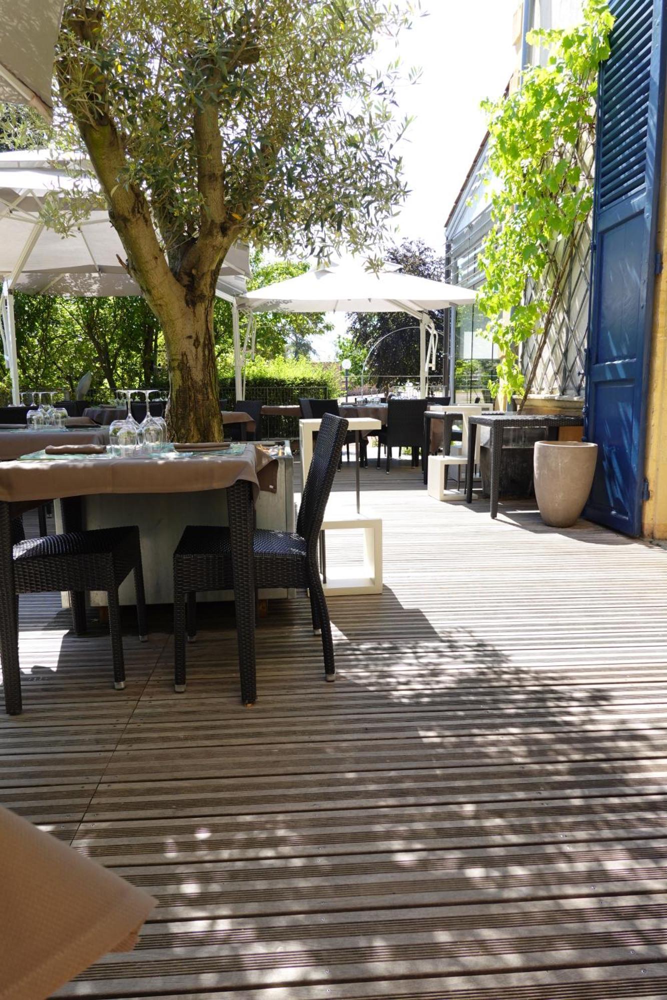 Chateau De Champlong Table Hotel **** Golf & Spa Villerest  Экстерьер фото