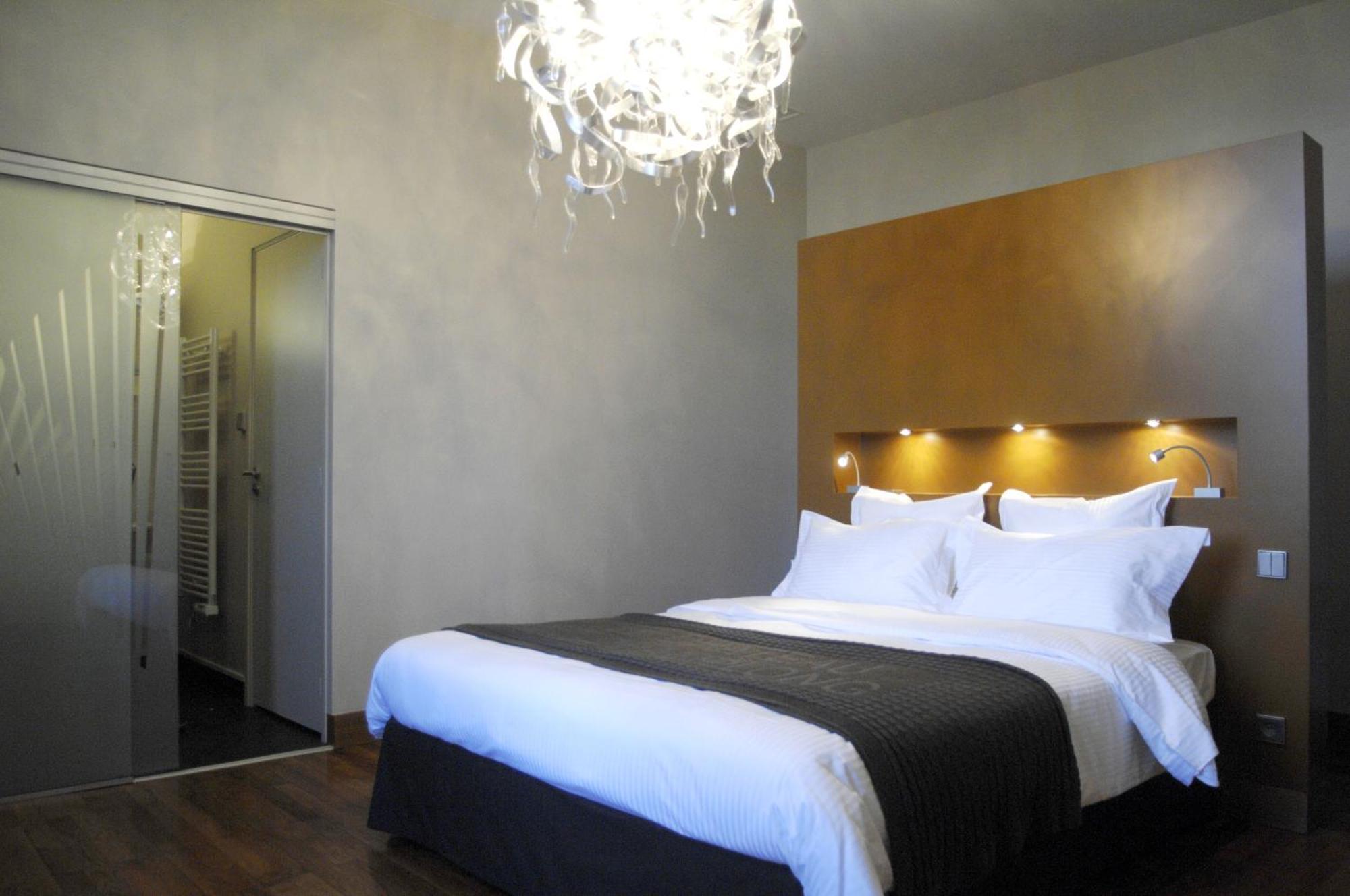 Chateau De Champlong Table Hotel **** Golf & Spa Villerest  Экстерьер фото