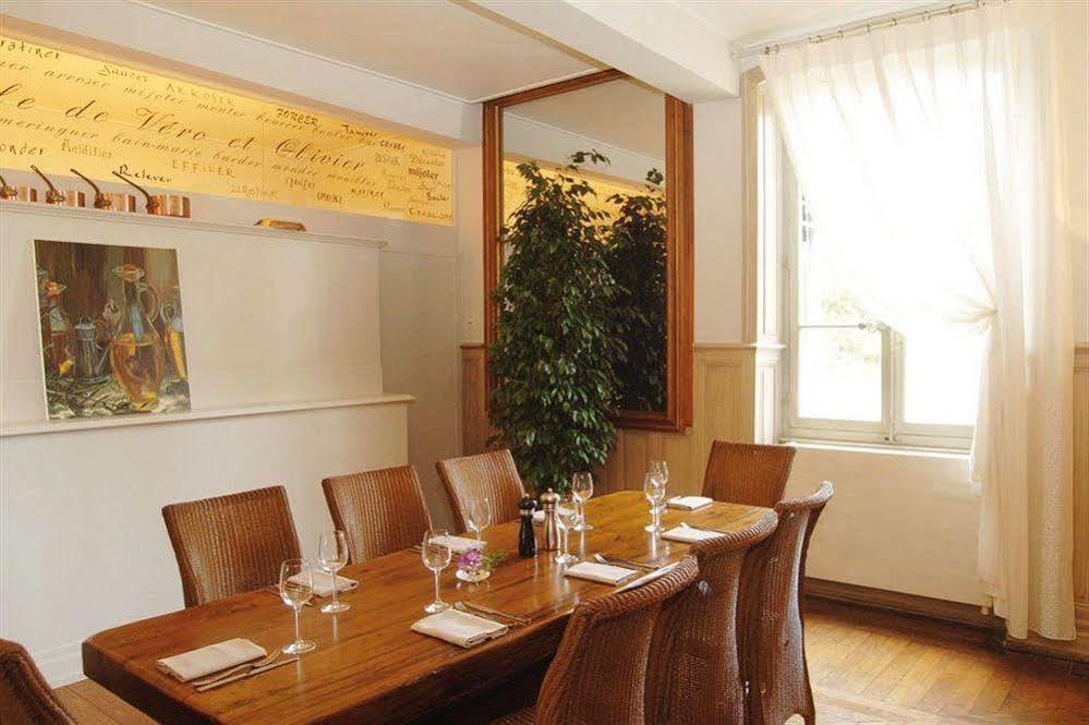 Chateau De Champlong Table Hotel **** Golf & Spa Villerest  Экстерьер фото